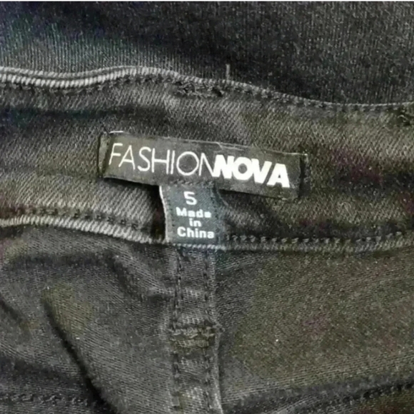 Fashion nova  Black jeans 👖 - Picture 9 of 11